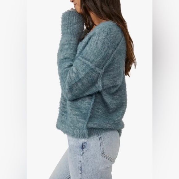 FREE PEOPLE Serendipity V Neck Fuzzy Sweater Size Small‎ - Picture 8 of 11